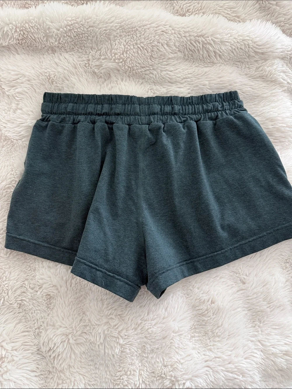 Vuori Halo Performance Shorts 2.0 - Picture 2 of 4